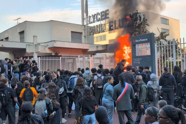 Protestos estudantis na França deixam 40 diretores feridos