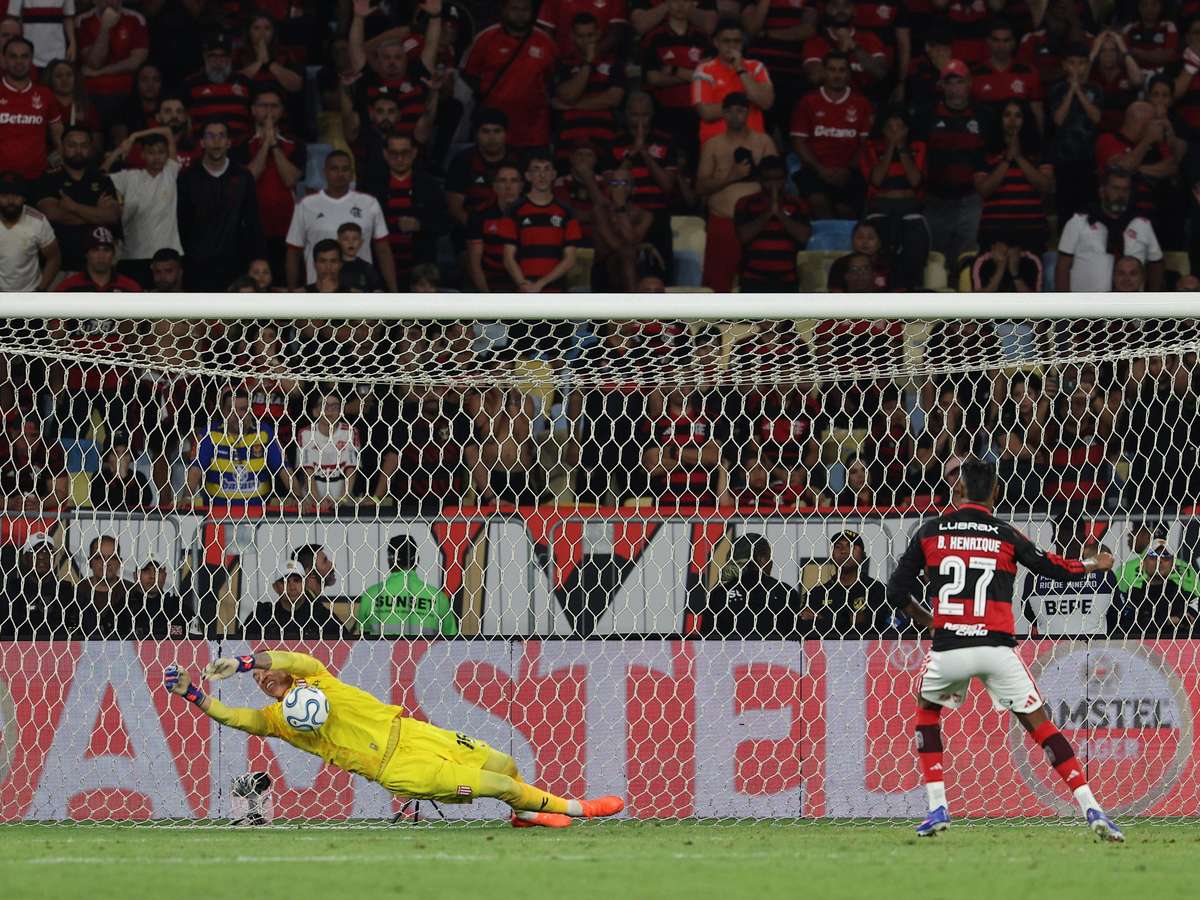 Veja quem perdeu os pênaltis que levaram a eliminação do Flamengo na Libertadores