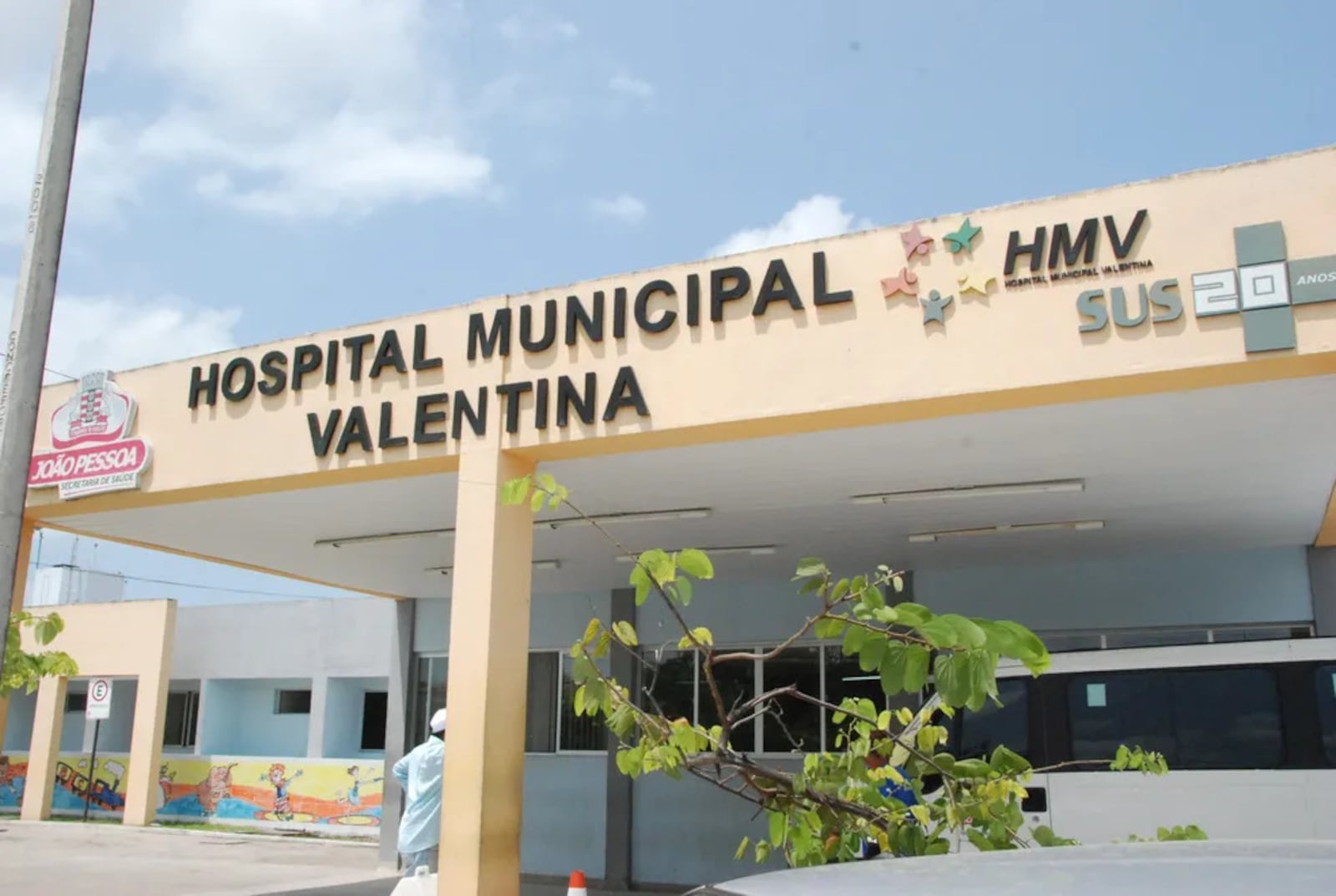 Imagem da matéria: Homem é baleado na área externa do Hospital Infantil Valentina de Figueiredo, em João Pessoa