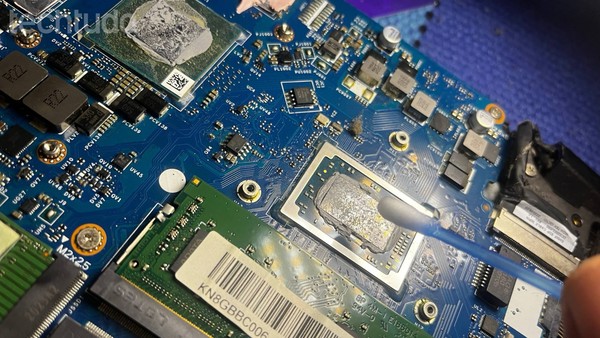 Notebook lento e esquentando? Trocar a pasta térmica pode ser a solução