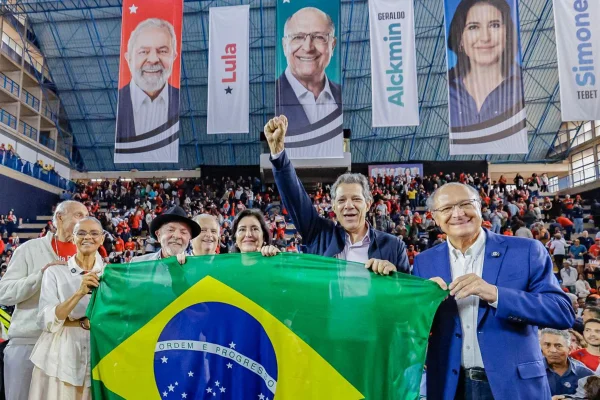 Haddad chega ao 1º turno com desafio de manter palanque para Lula em SP